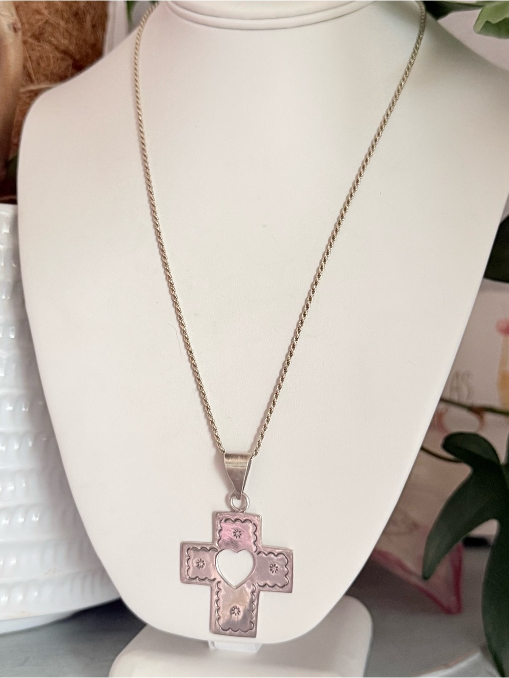 Taxco Mexico 925 Sterling Silver Heart Cross Pendant & Necklace